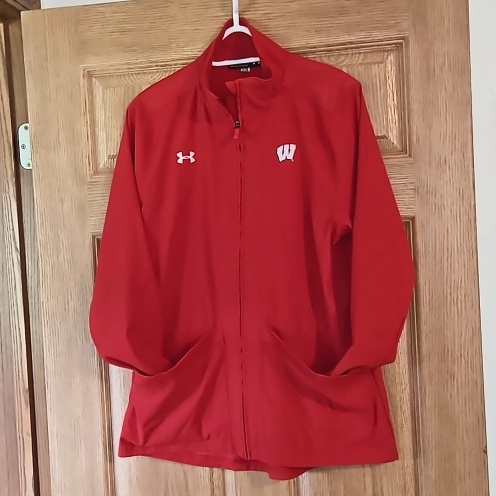 Under Armour Wisconsin Badger Lightweight Spring Fall Zip Up Jacket sz. L Womans